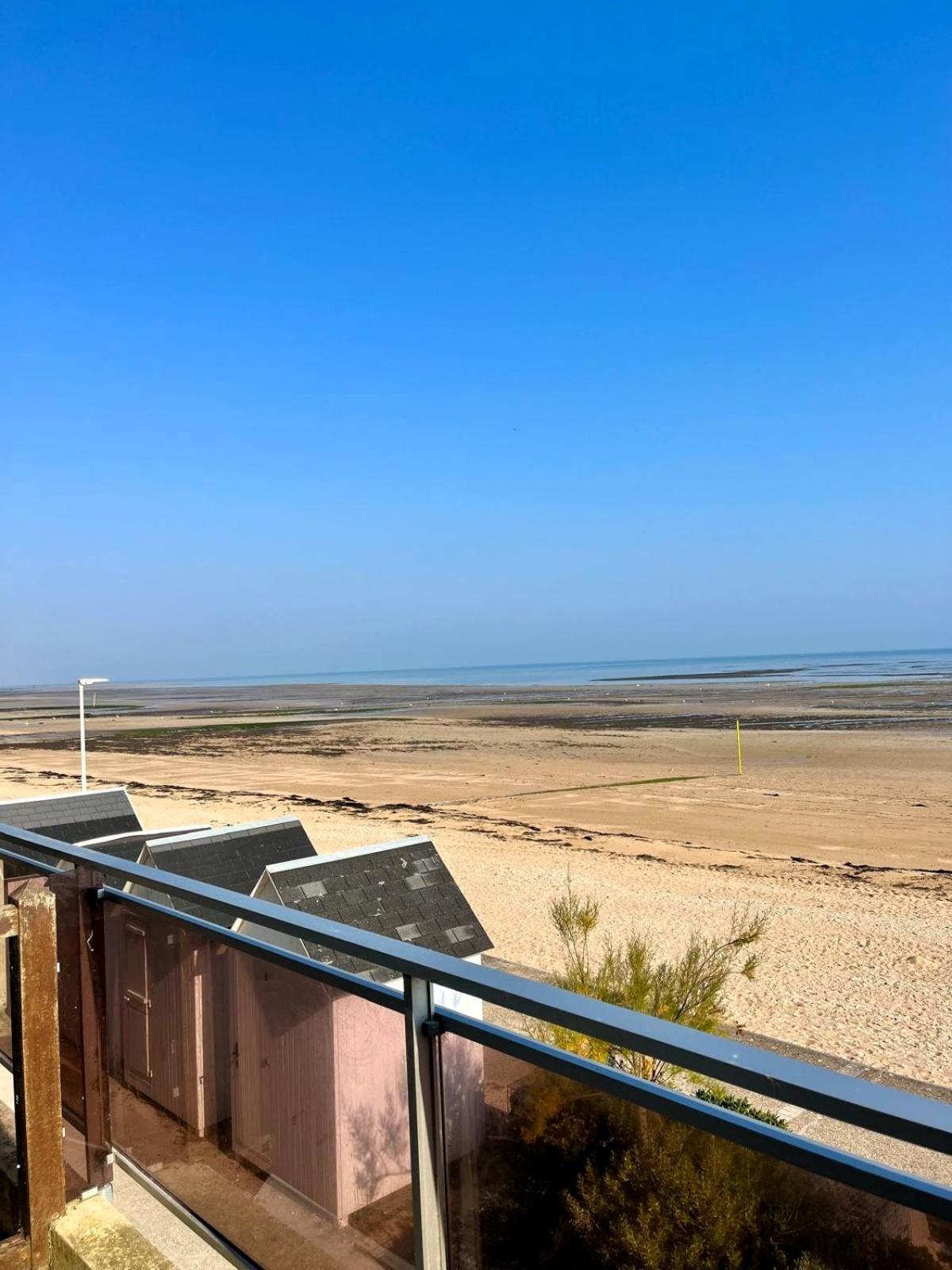 Mettons Les Voiles - Appt Vue Mer Avec Loggia Bernières-sur-Mer 外观 照片