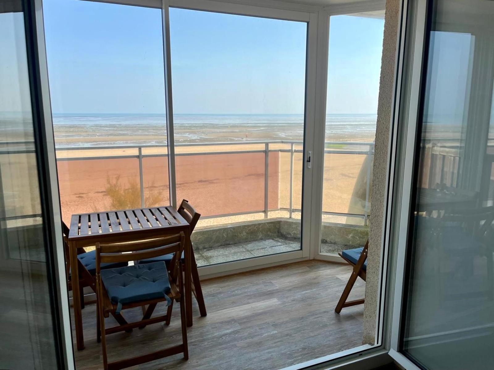 Mettons Les Voiles - Appt Vue Mer Avec Loggia Bernières-sur-Mer 外观 照片