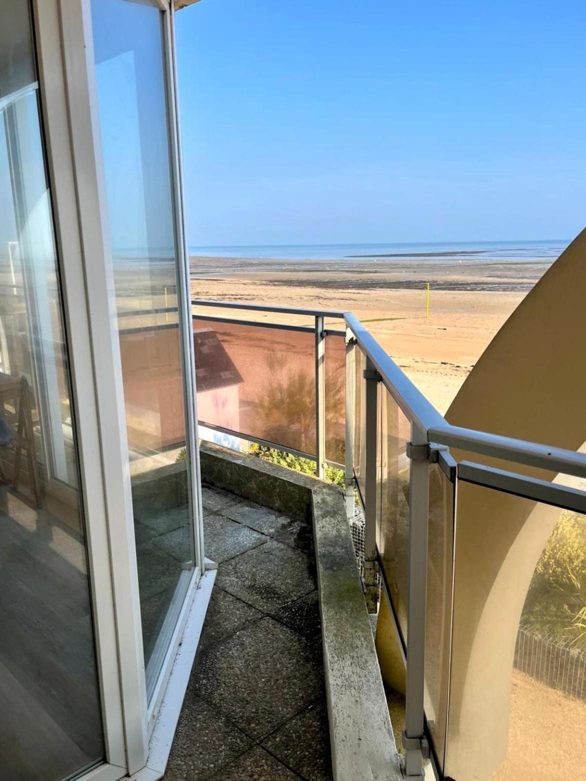 Mettons Les Voiles - Appt Vue Mer Avec Loggia Bernières-sur-Mer 外观 照片