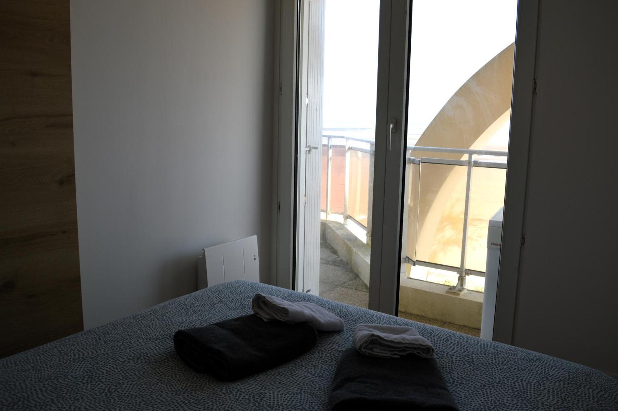 Mettons Les Voiles - Appt Vue Mer Avec Loggia Bernières-sur-Mer 外观 照片