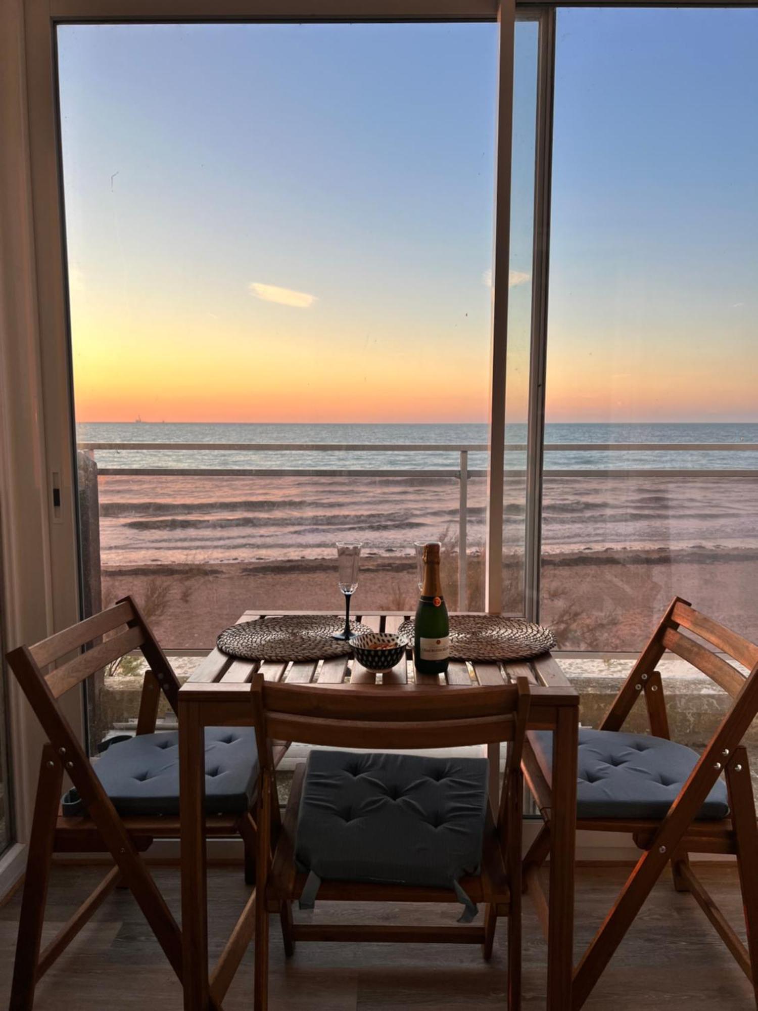 Mettons Les Voiles - Appt Vue Mer Avec Loggia Bernières-sur-Mer 外观 照片