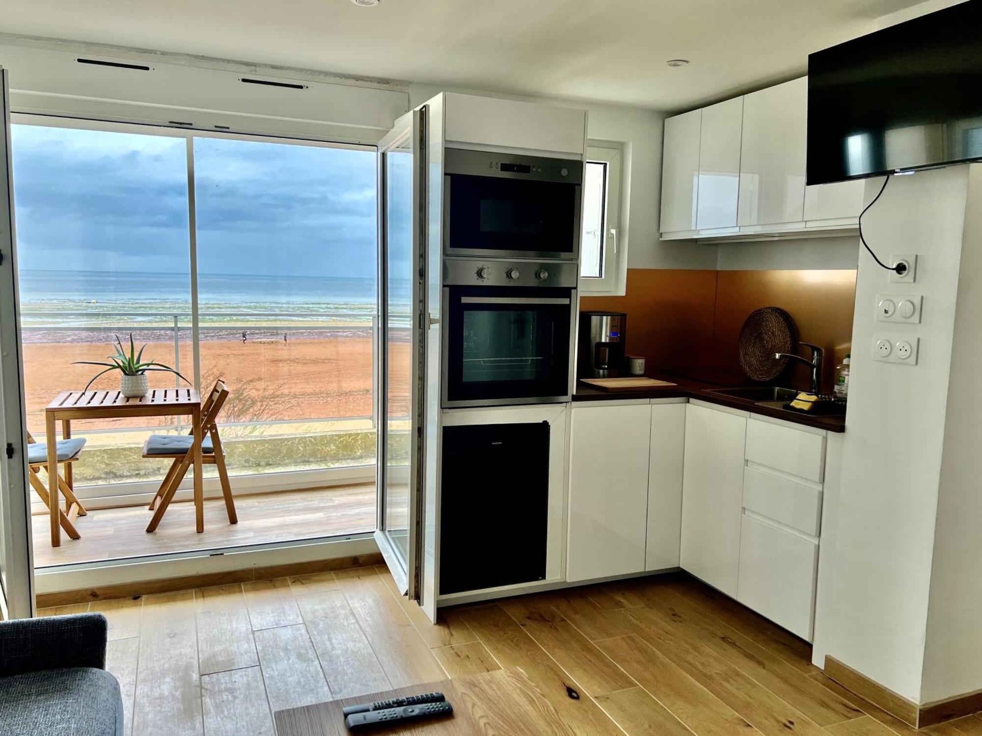 Mettons Les Voiles - Appt Vue Mer Avec Loggia Bernières-sur-Mer 外观 照片