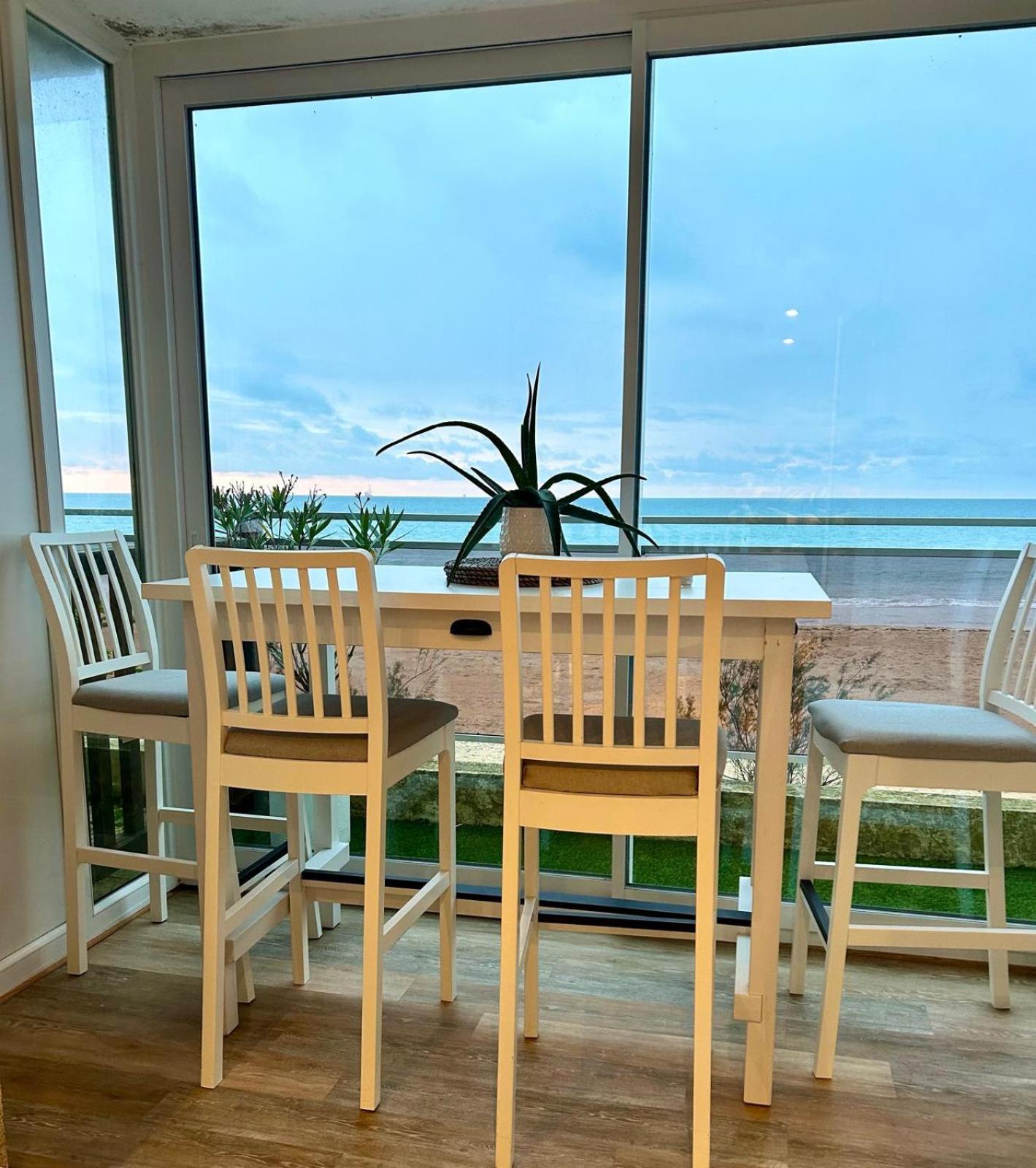 Mettons Les Voiles - Appt Vue Mer Avec Loggia Bernières-sur-Mer 外观 照片