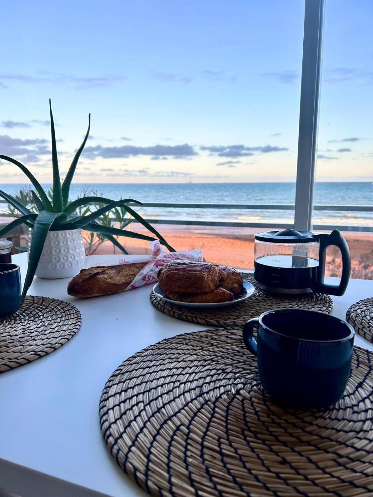 Mettons Les Voiles - Appt Vue Mer Avec Loggia Bernières-sur-Mer 外观 照片